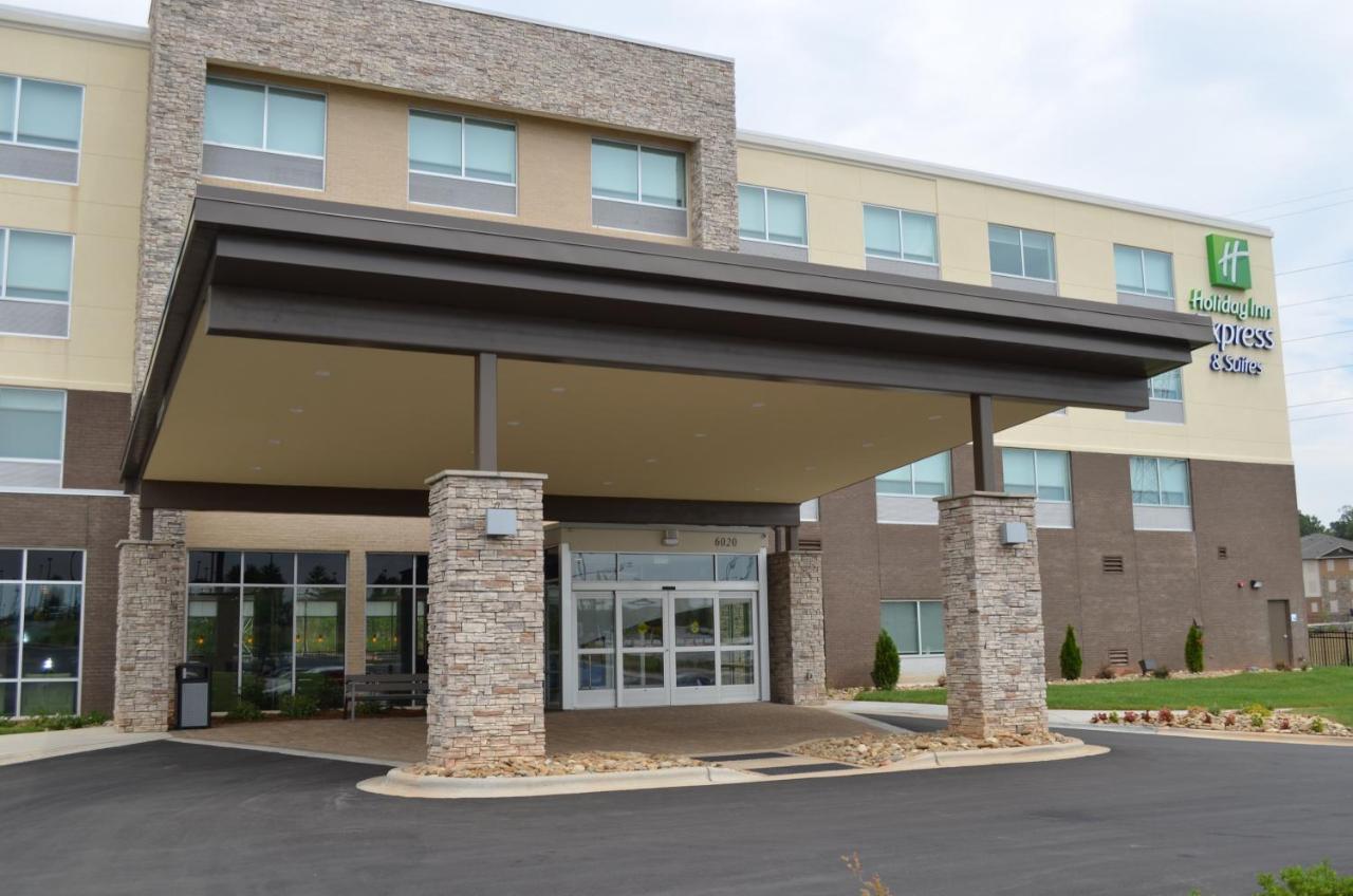 Holiday Inn Express & Suites - Charlotte Ne - University Area, An Ihg Hotel Exterior photo